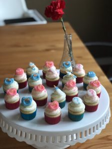 Baby shower theme cupcakes